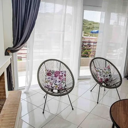Lavrio Seaview 2Bdr Apt 4 Min Dive From The Sea Exterior photo